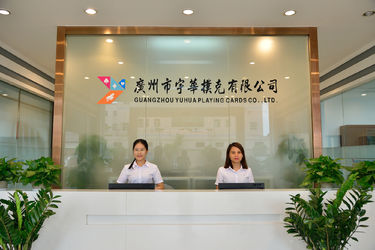 GUANGDONG YUHUA PLAYING CARDS CO.,LTD. linea di produzione del fabbricante
