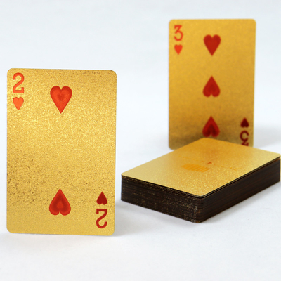 comprare Carte da gioco personalizzate in plastica 63*88mm con design personalizzato con astuccio 100% impermeabili produzione oro online manufacture