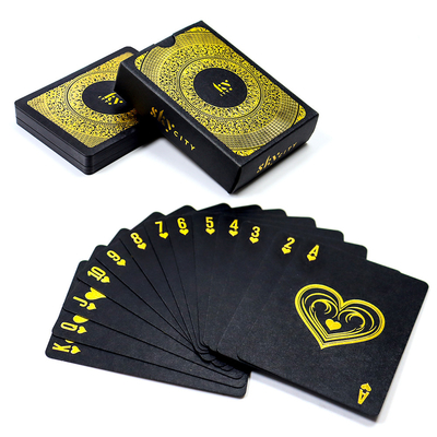 comprare 63*88mm Dimensione normale Stampa personalizzata Carte da poker impermeabili Oro nero argento carta da gioco in plastica PVC placcata con scatola online manufacture
