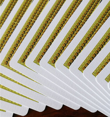 comprare Carte da gioco personalizzate con lamina d'oro premium, design personalizzato e carta nera da 310 g/m² per poker e giochi online manufacture