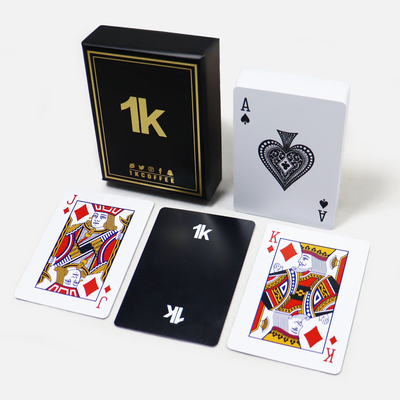 Rifinitura superficiale UV Deck di carte da gioco in plastica personalizzabile con coperchio e scatola di base