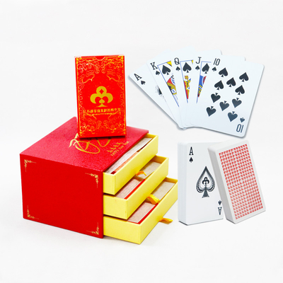 Superficie di verniciatura Disegni personalizzati Logo pesante Carte da gioco Set con scatola rigida