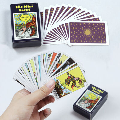 Al dettaglio Disegno personalizzato 250gm Carta da gioco Tarot stampabile con guida